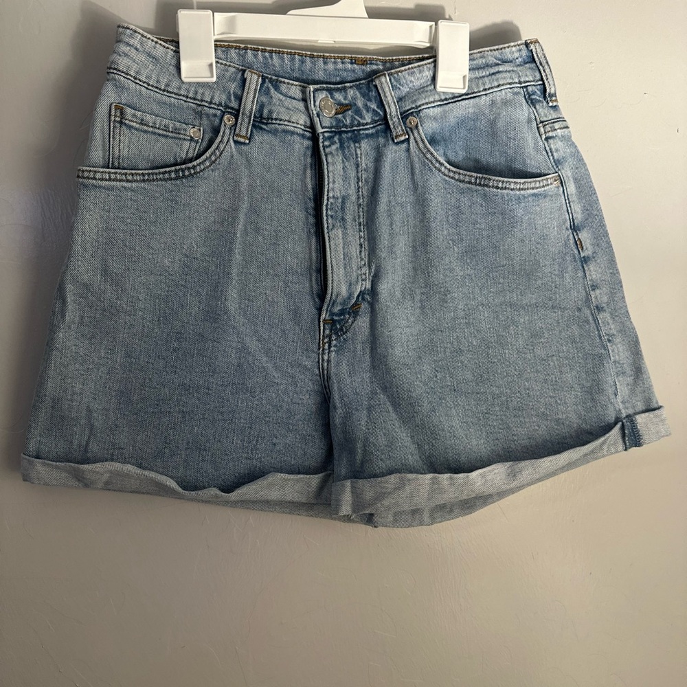 H&M ultra high waist Mom Short Size 10